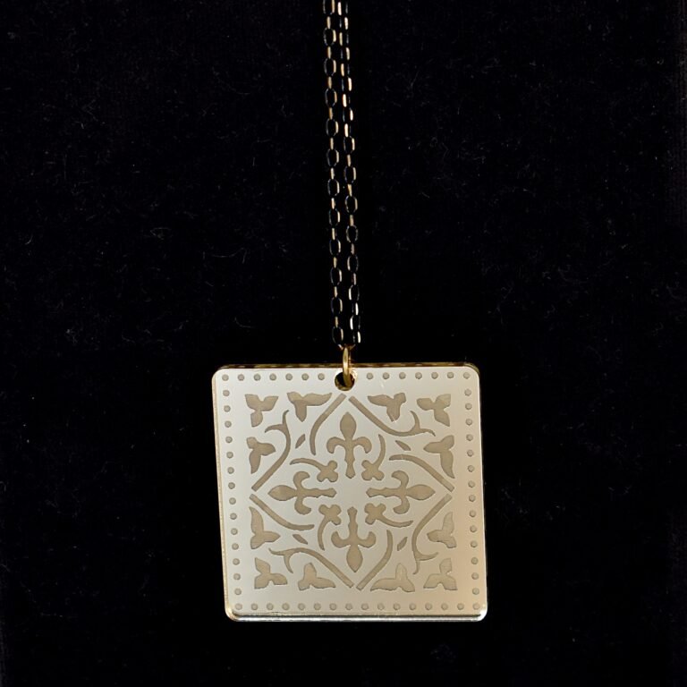 Κρεμαστό Κολιέ Linear Square