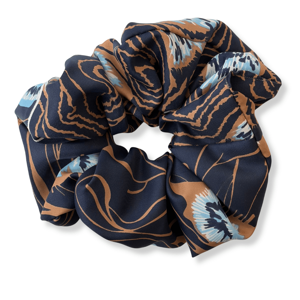 Υφασμάτινο Scrunchie Indigo Flow - Image 3
