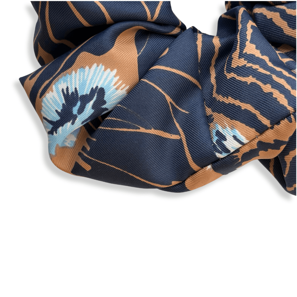 Υφασμάτινο Scrunchie Indigo Flow - Image 4